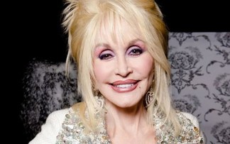 FERN BRITTON MEETS...DOLLY PARTON